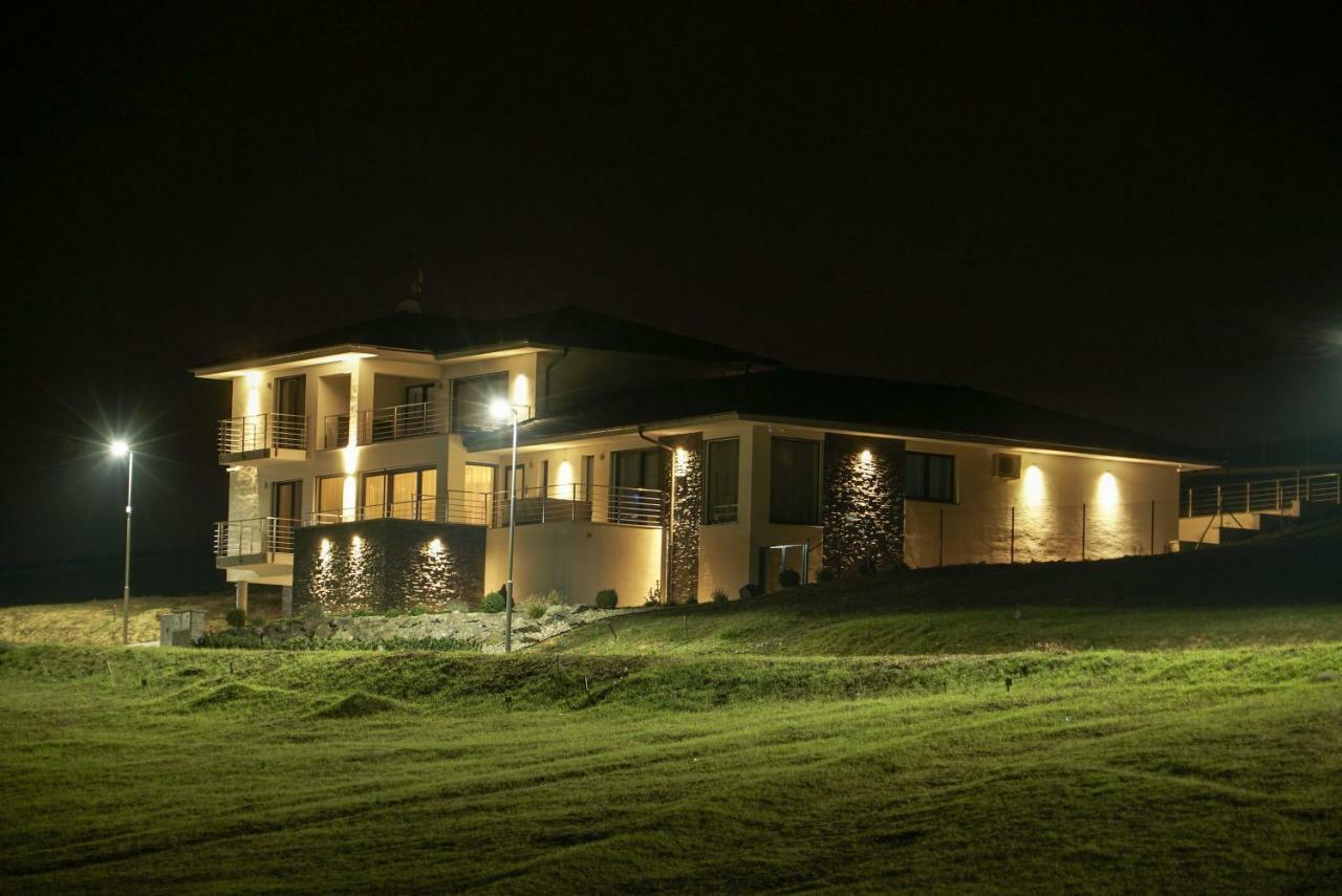Luxury Villa Moravany nad Váhom Exteriör bild