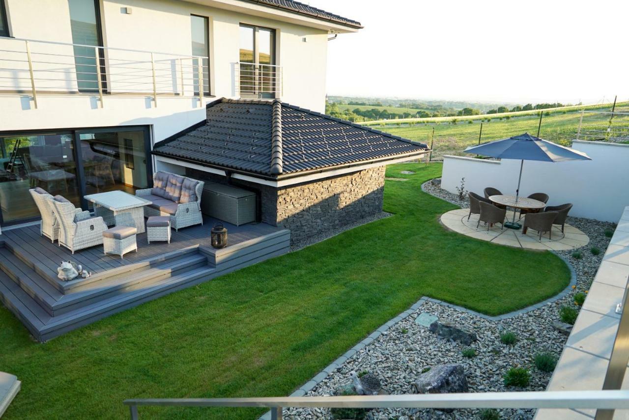 Luxury Villa Moravany nad Váhom Exteriör bild