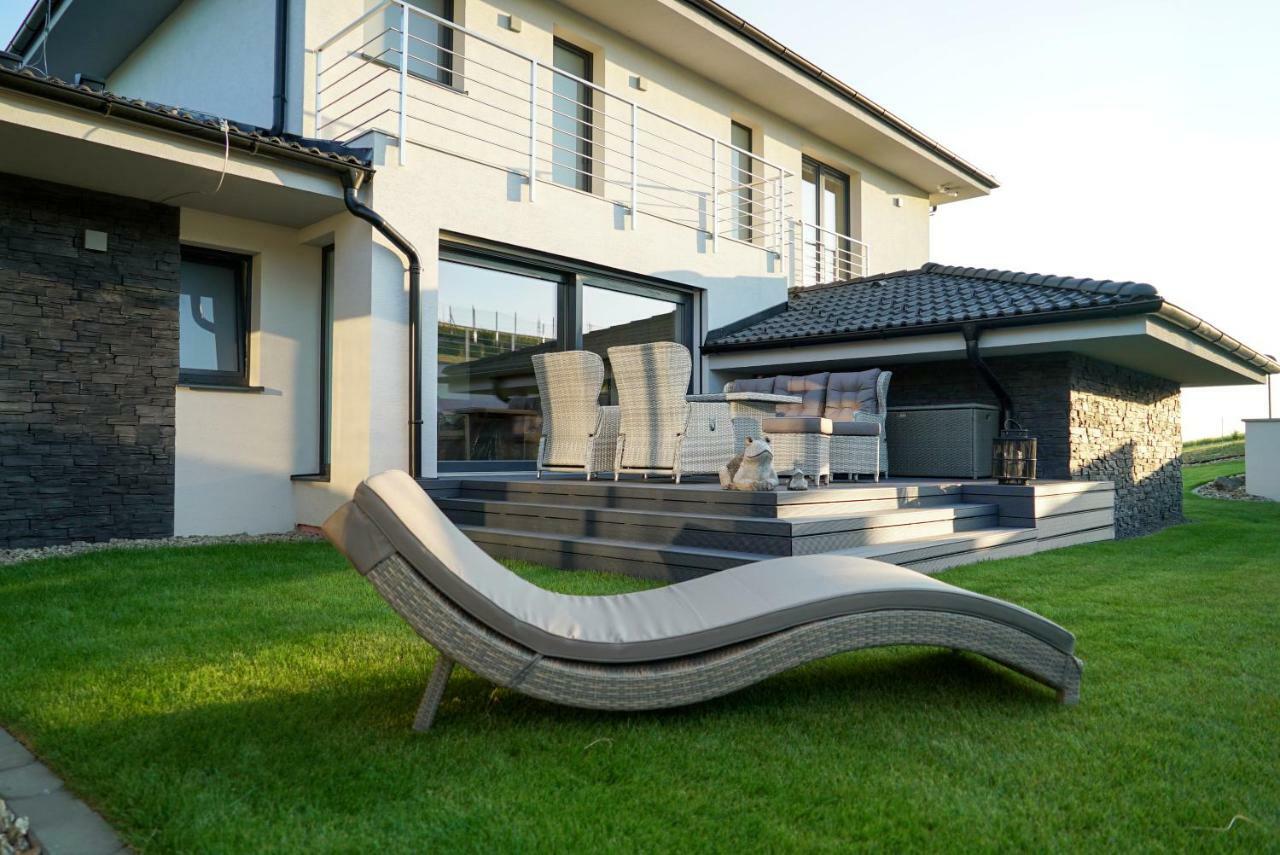 Luxury Villa Moravany nad Váhom Exteriör bild