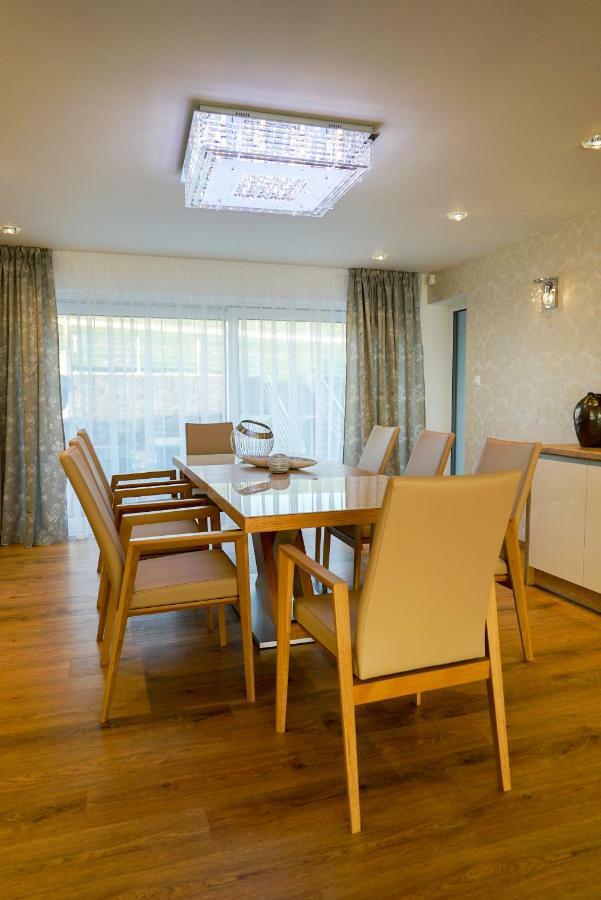 Luxury Villa Moravany nad Váhom Exteriör bild