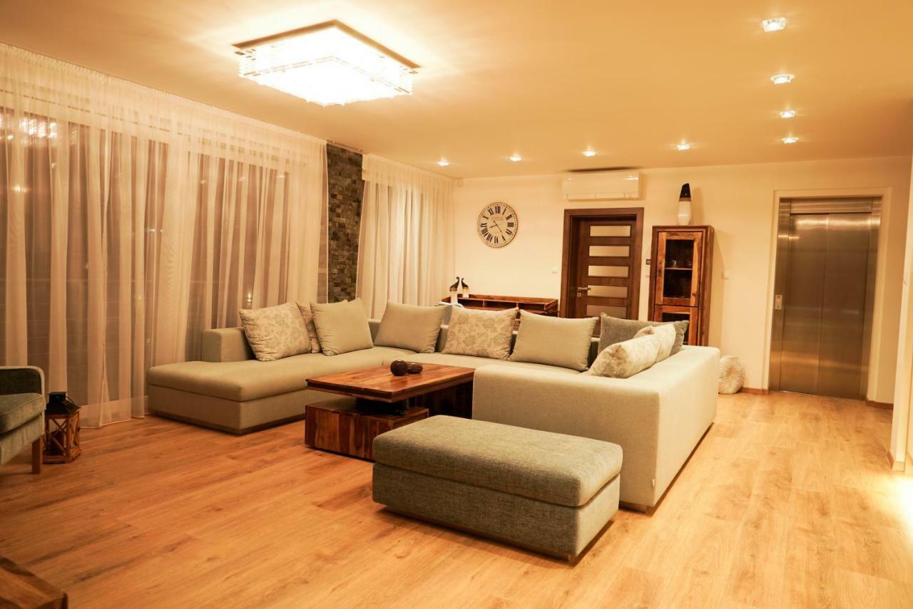 Luxury Villa Moravany nad Váhom Exteriör bild